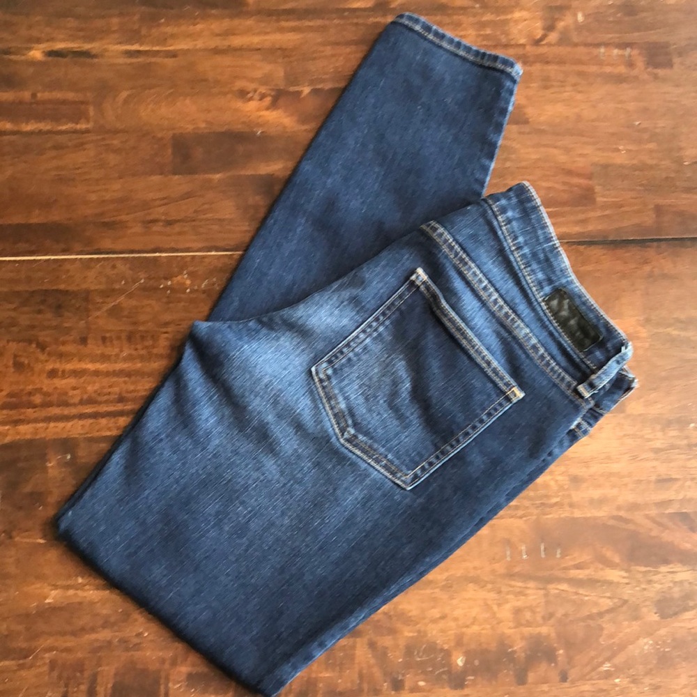 Elie Tahari "Bridgette Skinny Fit" Jeans